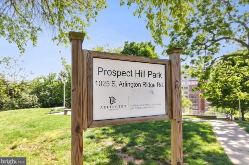 1101 Arlington Ridge Rd, Arlington VA  22202-1951 exterior