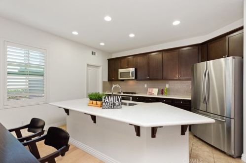 38 Latitude, Irvine CA  92618-8821 exterior