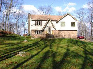 35 Highland Ave, Andover, NJ 07821-2202