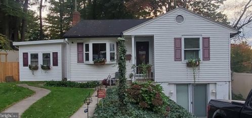 513 18th St, Primrose, PA 17901-2039