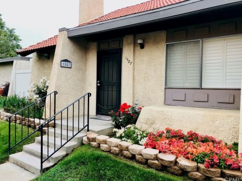 1587 Christopher Ln, Redlands, CA 92374-4248