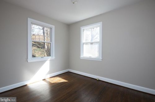 221 Dl Dr, Silver Spring MD 20910-1501 exterior