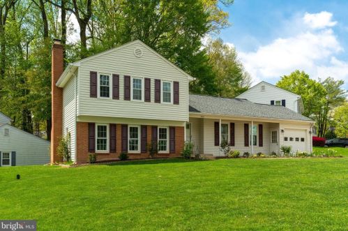 8901 Longmead Ct, Springfield, VA 22015-3638