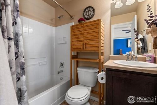 4927 Saddlewood Cir, Loveland CO 80534-8219 exterior