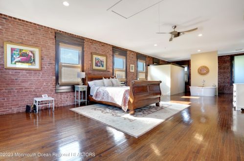 1034 2nd Ave, Tinton Falls NJ  07712-5834 exterior