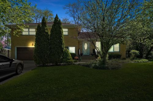 9205 Lincoln Ave, Des Plaines, IL 60016-3951