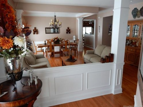 23 Wadsworth Ln, Wallingford, CT 06492-2876
