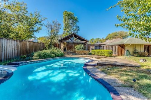 6248 Dilbeck Ln, Dallas TX  75240-5350 exterior