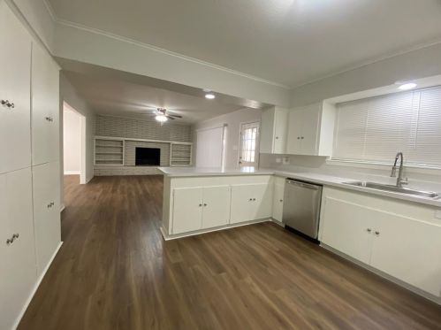 1103 Cedar St, Angleton TX  77515-5836 exterior