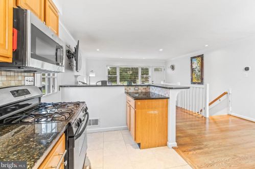 5225 Heming Ave, Springfield VA  22151-2942 exterior