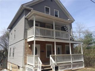 86 Maple St, Meriden, CT 06451-3019