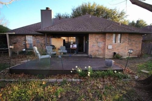 6705 Park Dr, Fort Worth, TX 76182-7667