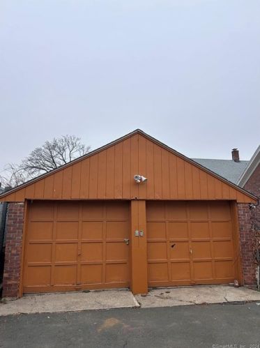 73 4th St, Derby CT  06418-1908 exterior