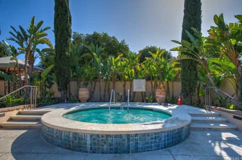 328 Bronze, Irvine CA  92618-1510 exterior