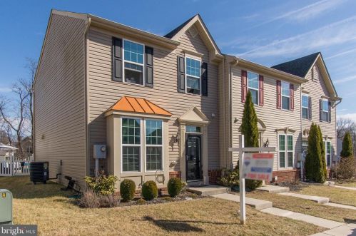 22 Mississippi Pt, Falling Waters WV  25419-1607 exterior