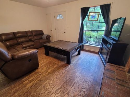 2409 Hewatt Rd, Lithonia, GA 30039-4028