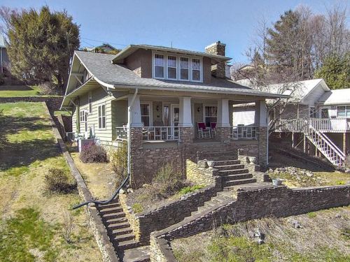 121 Jb Ivey Ln, Assembly, NC 28745-8749