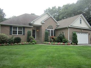 29 Amberley Ct, Richmond, RI 02812-1064