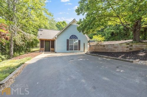 114 Demorest Courtyards Dr, Demorest, GA 30535-6026