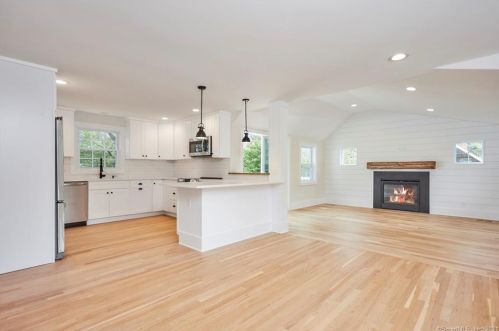 74 County St, Norwalk, CT 06851-5512