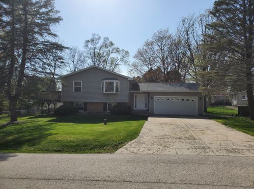 5207 Bong St, Bull Valley, IL 60097-9765