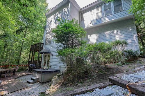 408 Harris Manor Dr, Atlanta GA  30311-2118 exterior