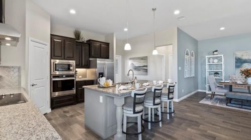 1108 Whispering Hills Dr, Midlothian, TX 76063-6602