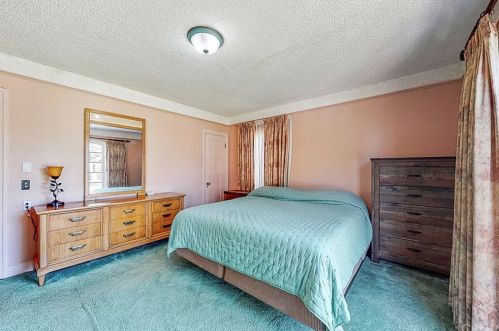 301 Janss St, Anaheim CA  92805-2526 exterior