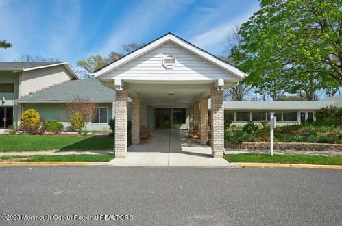 76 Berkshire Ct, Tinton Falls NJ  07701-5413 exterior