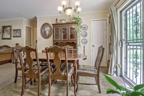 2203 Fairway Cir, Atlanta GA  30319-3825 exterior