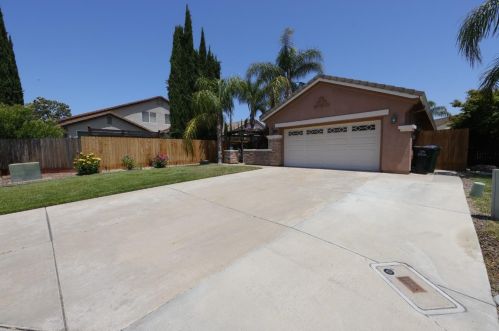 9589 Gurney Ct, Elk Grove, CA 95758-7825