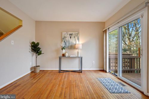 9048 Saffron Ln, Silver Spring MD 20901-4272 exterior