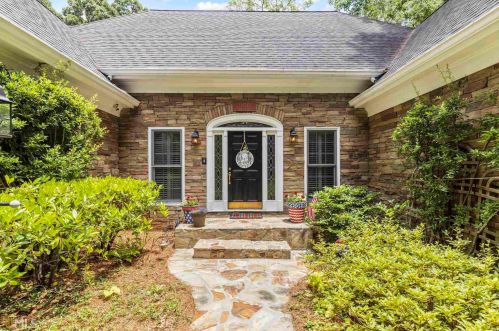 250 Cameron Ridge Dr, Atlanta GA  30328-4709 exterior