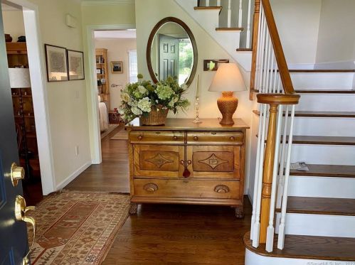 1 Getner Trl, Norwalk, CT 06854-2324