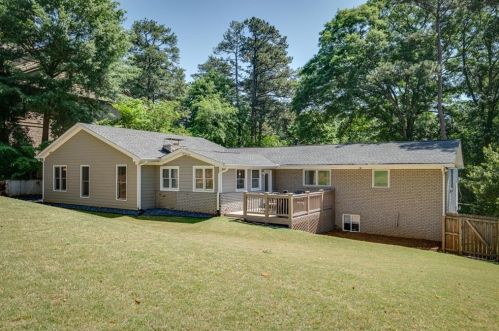 6110 Harleston Rd, Atlanta GA  30328-4108 exterior