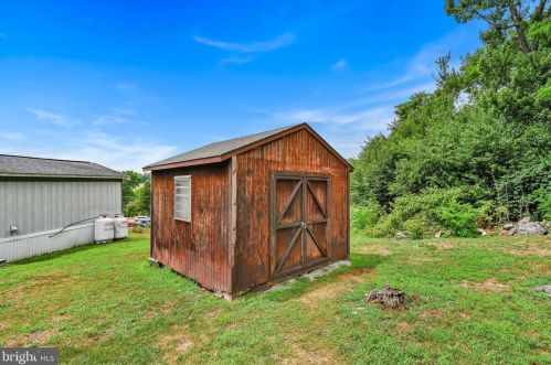 472 Lancaster St, Lebanon PA  17046-8033 exterior