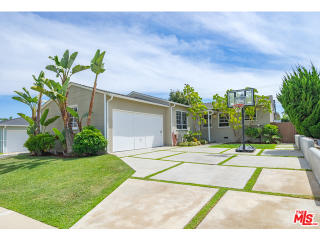 5436 140th St, Hawthorne, CA 90250-6402
