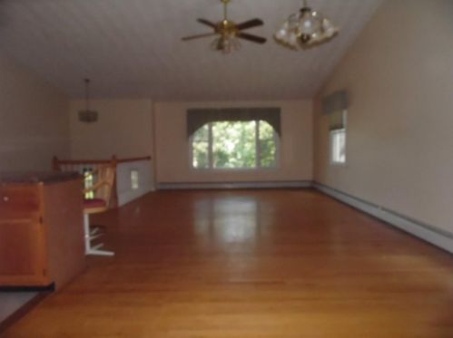 29 Robin Hollow Ln, Westerly, RI 02891-4908