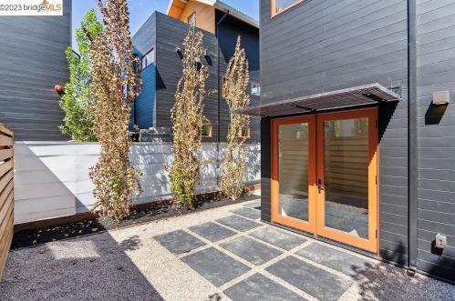 776 Page St, Berkeley, CA 94710-1326