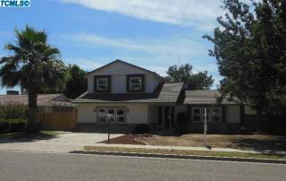 945 Terrace Park St, Tulare, CA 93274-2229