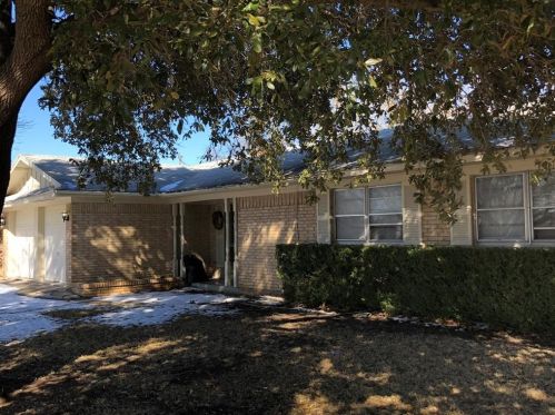 1500 Yucca St, Midlothian TX  76065-2041 exterior