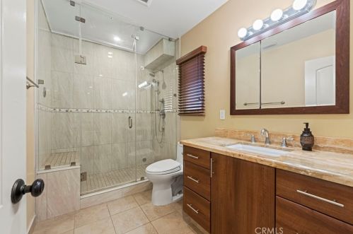 1215 Cordova Ave, Glendale CA  91207-1734 exterior