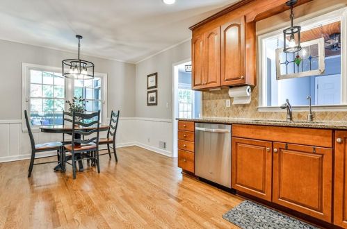 7225 Hunters Branch Dr, Atlanta GA  30328-1718 exterior