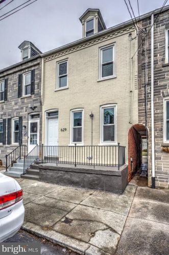 629 1st St, Lancaster PA  17603-3621 exterior