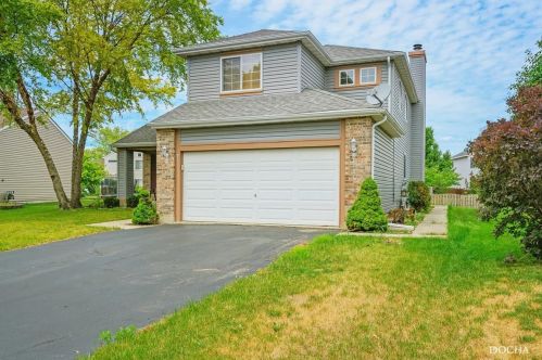 836 Tallgrass Dr, Hanover Park, IL 60103-5083