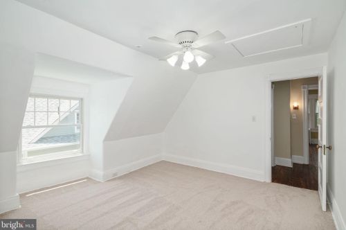 409 Warwick Rd, Tavistock NJ 08033-3829 exterior