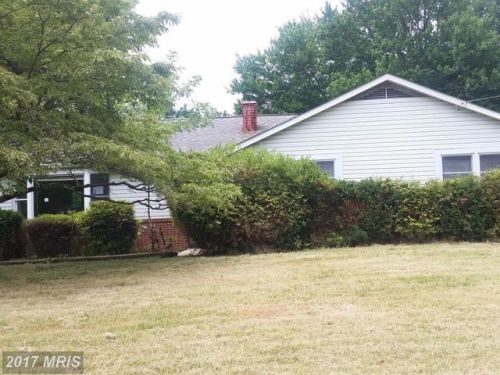 2110 Hampshire Dr, Fallston MD  21047-1421 exterior