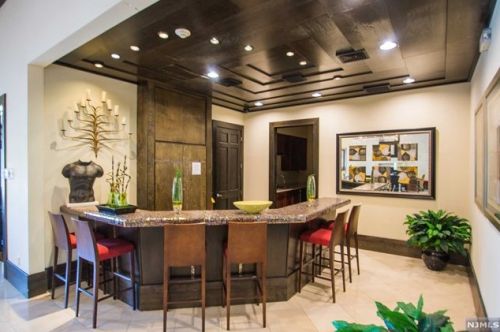 15 Magnolia Way, Paterson NJ  07508-3106 exterior