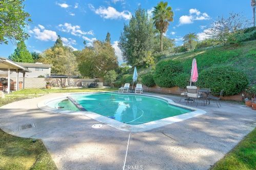 5910 Intervale Dr, Riverside CA  92506-4049 exterior