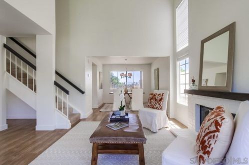 1376 Darwin Dr, Oceanside CA  92056-6618 exterior